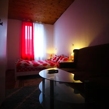 Agreable Sur Avc Parking Et Wifi Gratuit Oda ve Kahvaltı