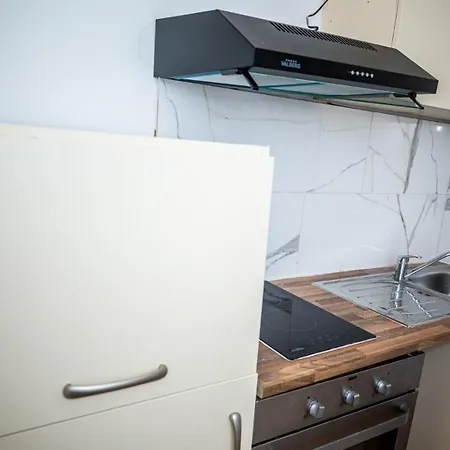 Oda ve Kahvaltı Agreable Sur Avc Parking Et Wifi Gratuit Liège